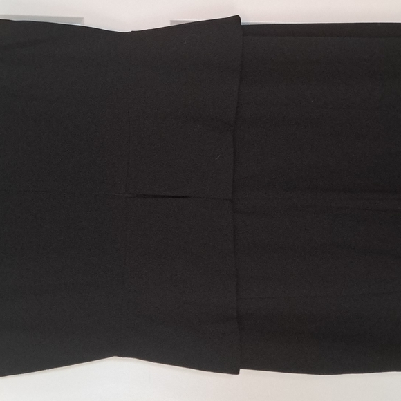 Like new Tahari/ sleeveless black dress / sharp classy dress/ good condition - Picture 6 of 8